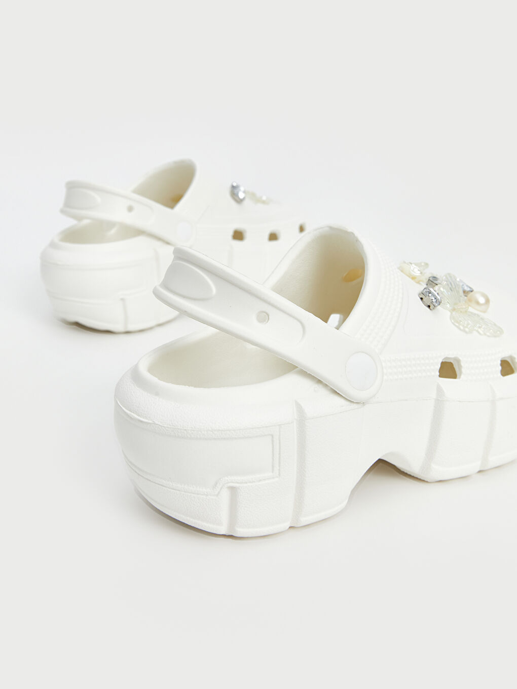 Әйелдерге арналған әшекеймен безендірілген жағажай сандалдары-4