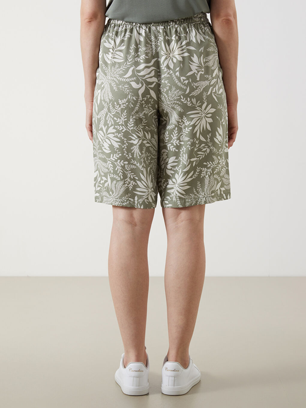 LC Waikiki Elasticated Waist Floral Women's Shorts -S5EO47Z8-LRR