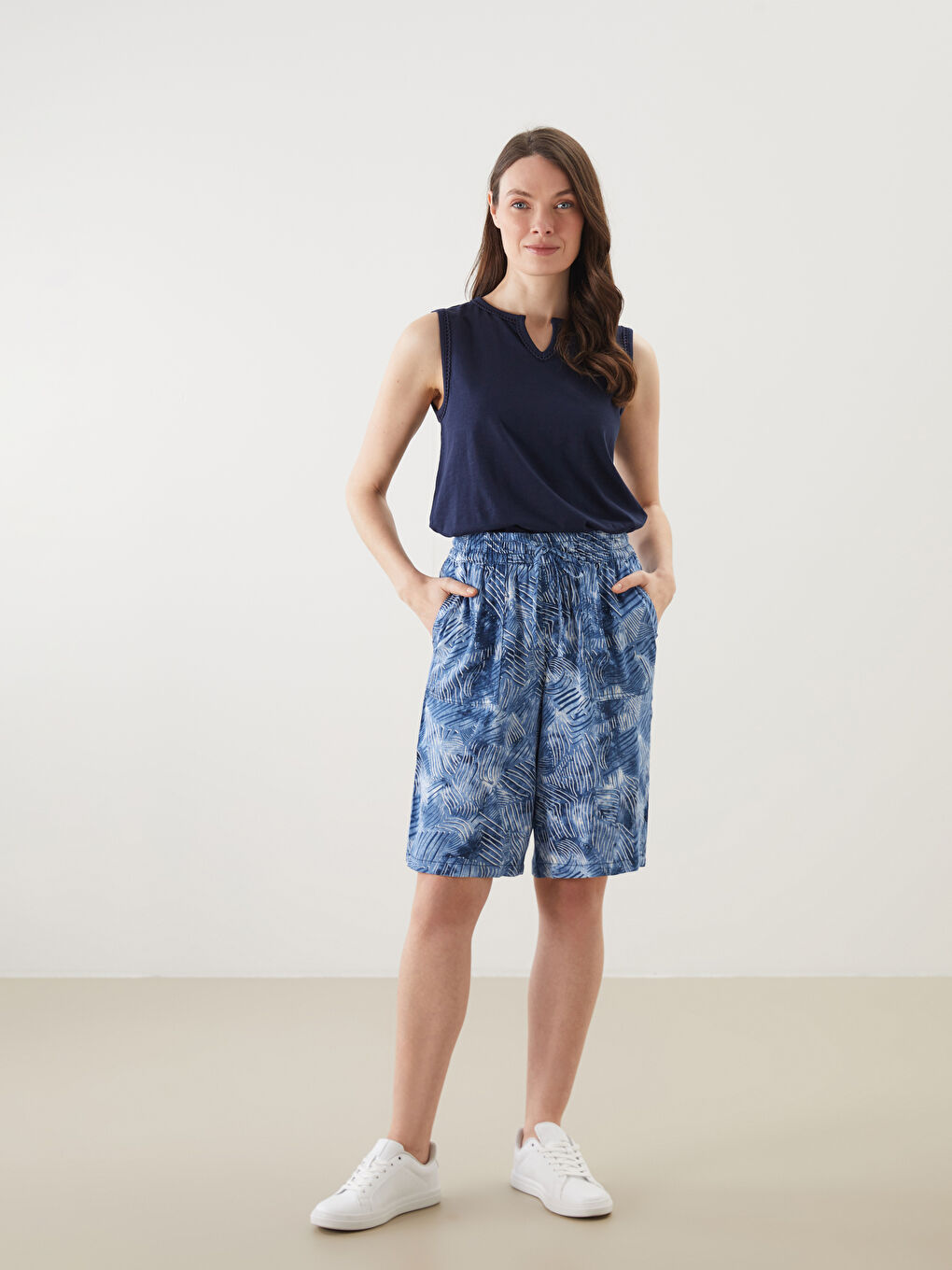 LCW Grace Elasticated Waist Patterned Women's Shorts -S5EO47Z8-LSJ