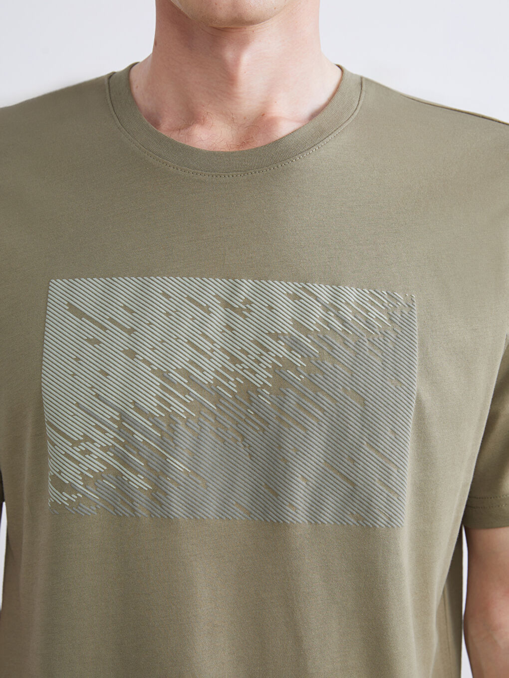 Haki Bisiklet Yaka Kısa Kollu Baskılı Penye Erkek Tişört-2