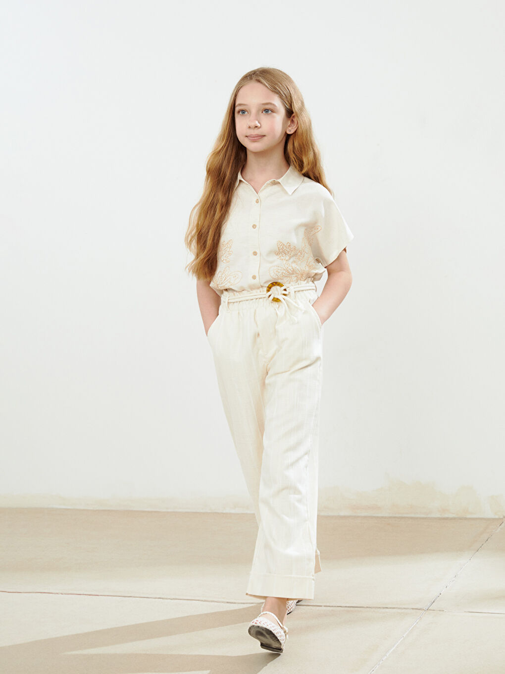LCW Kids Bej Beli Lastikli Kız Çocuk Pantolon