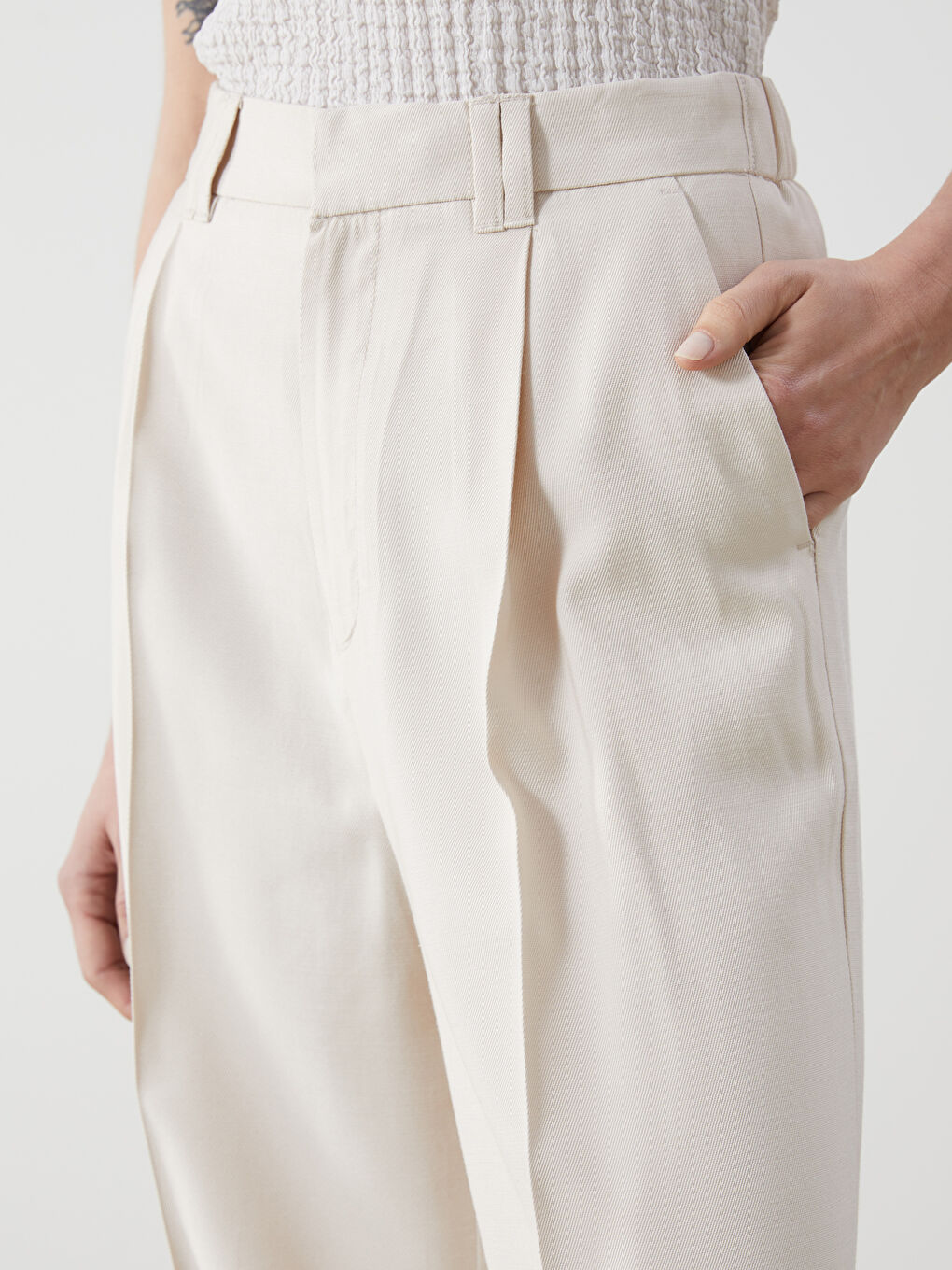 BEŽ Pantalone Žene -S5EV62Z8-CT2