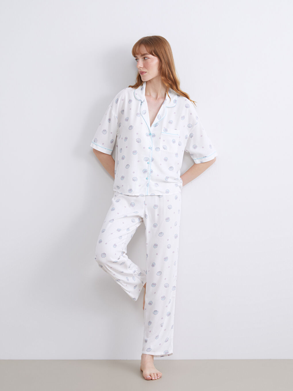 Ekru Gömlek Yaka Baskılı Kadın Pijama Üstü-1