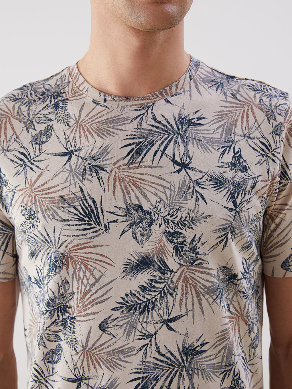 LCWAIKIKI Classic Crew Neck Patterned Men's T-Shirt -S5FA37Z8-LQB