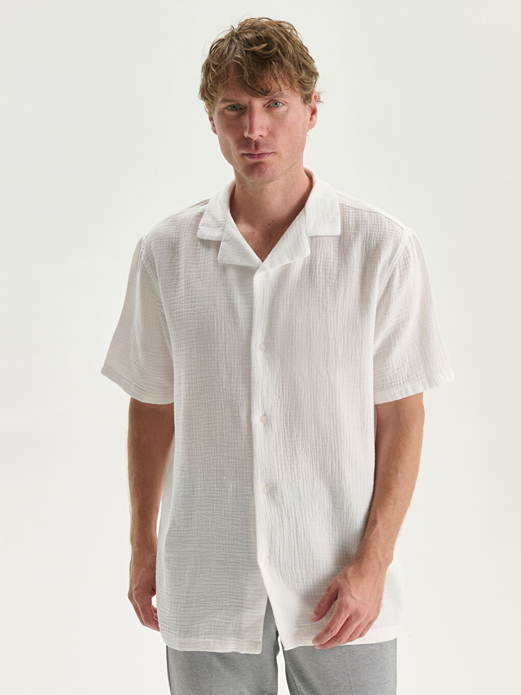 Standard Fit Short Sleeve Men's Shirt -S5FB74Z8-R9J