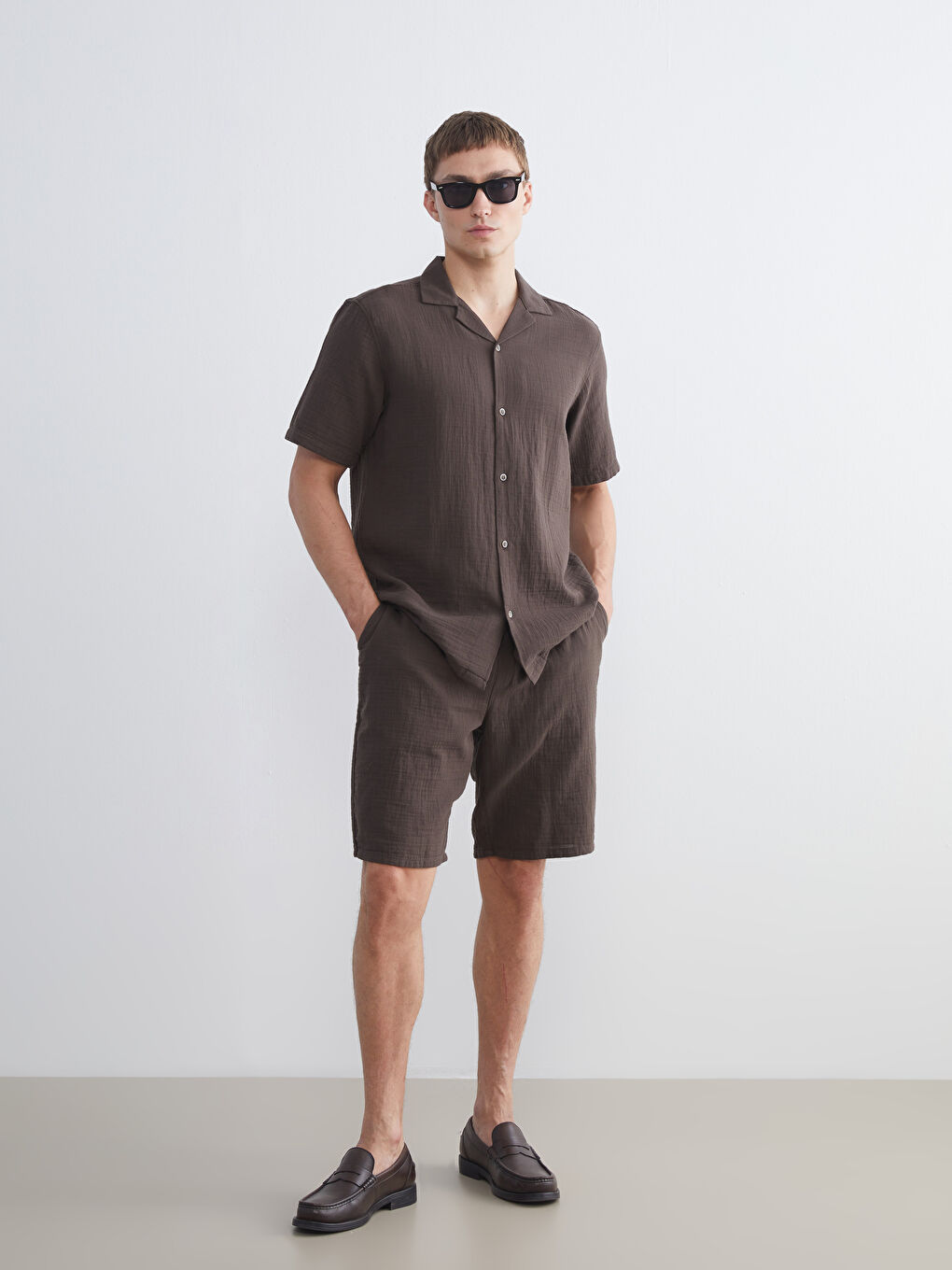 Kahverengi Standart Fit Kısa Kollu Erkek Gömlek-2