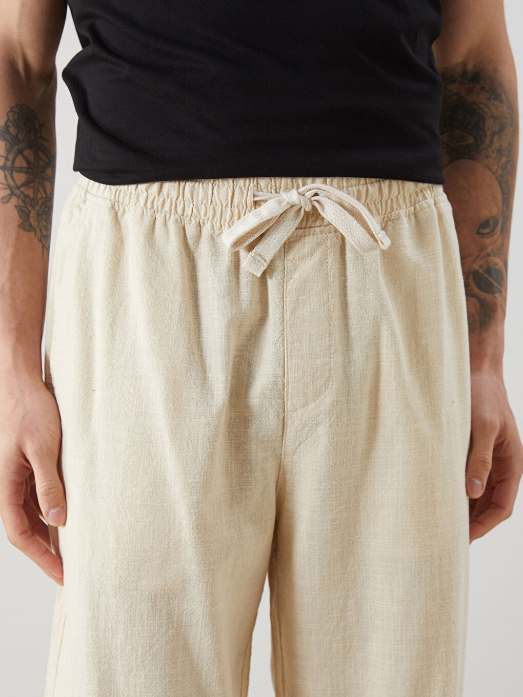 بنطلون رجالي مريح وواسع شوية بلمسة كتان-6