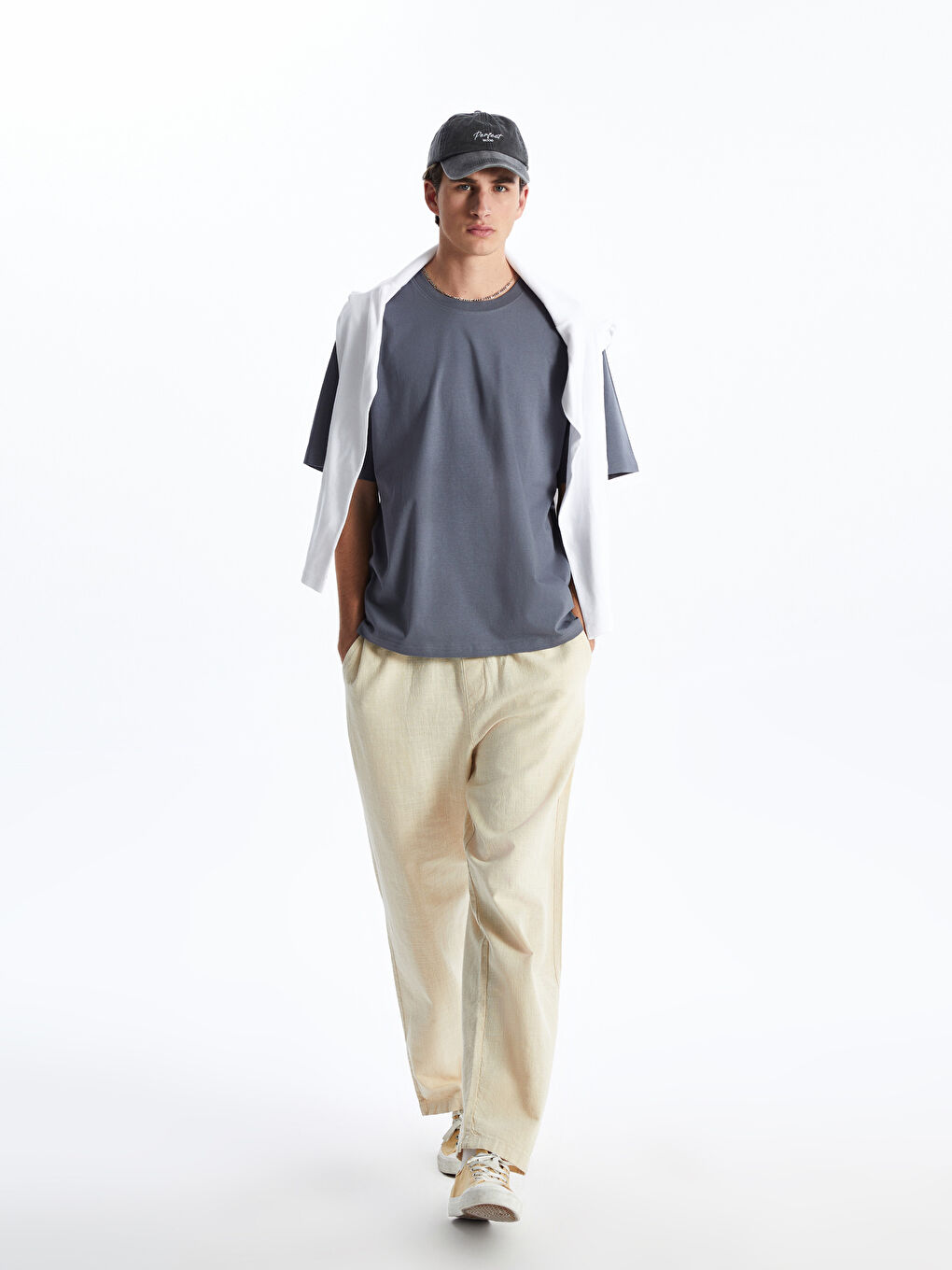 بنطلون رجالي مريح وواسع شوية بلمسة كتان-1