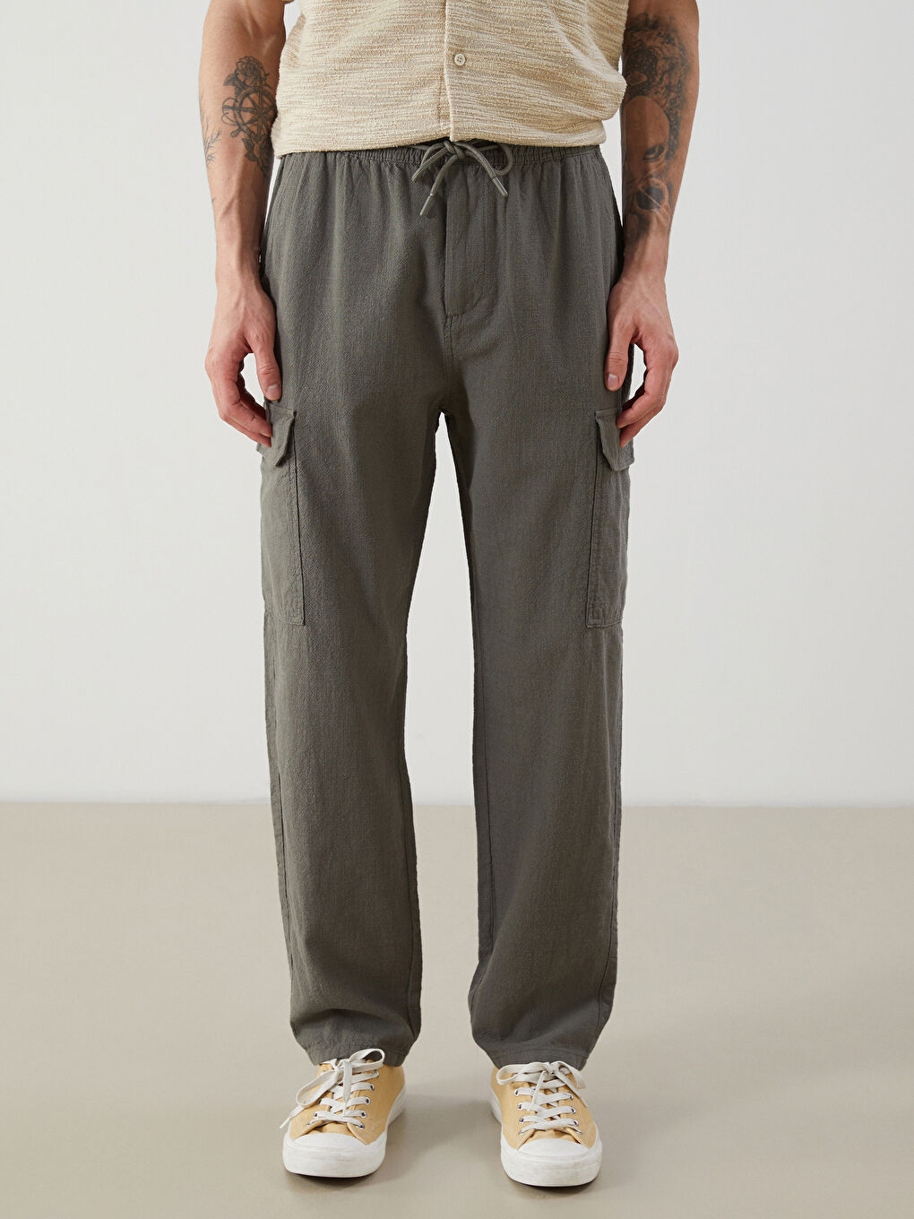 TAMNO ŽUTA Cargo pantalone Muškarci -S5FC76Z8-YAG