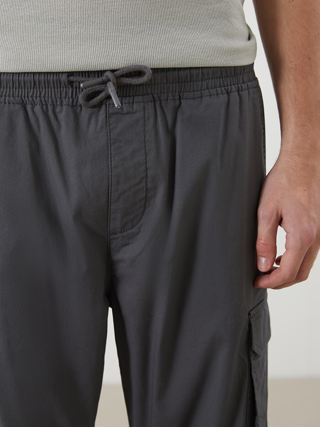 Loose Fit Poplin Men's Cargo Trousers-2