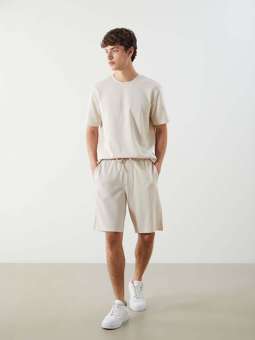 Standard Fit Men's Shorts -S5FF41Z8-YJ2