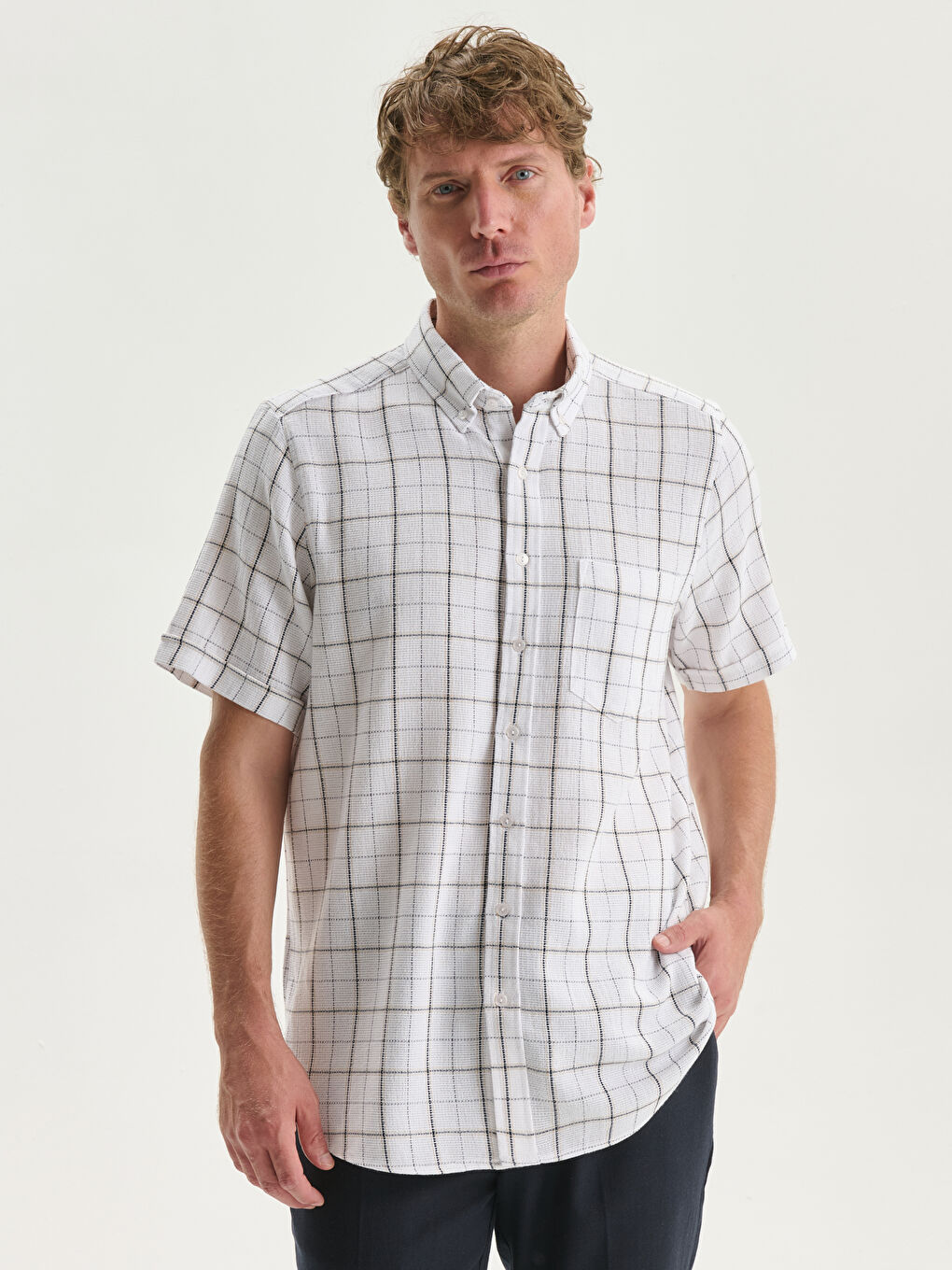 LCWAIKIKI Classic Regular Fit Kısa Kollu Ekose Poplin Erkek Gömlek -S5FF94Z8-LKQ