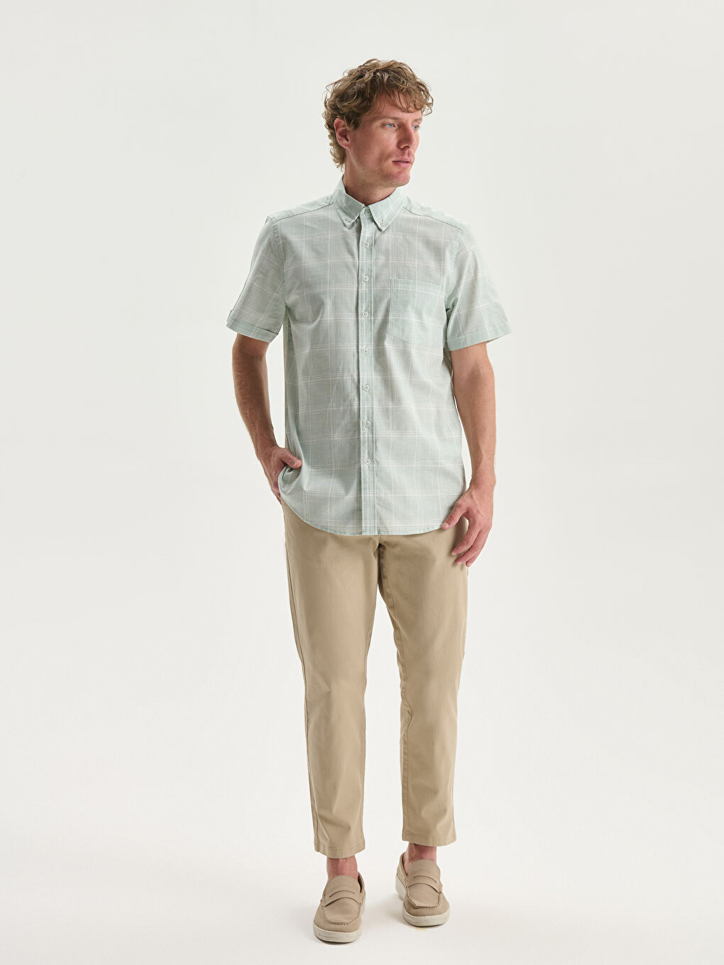 LCWAIKIKI Classic Regular Fit Poplin Men's Shirt -S5FF97Z8-LME