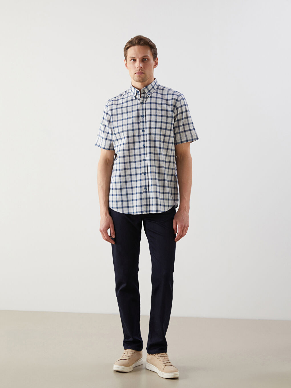 LCWAIKIKI Classic Regular Fit Short Sleeve Plaid Poplin Men's Shirt -S5FG03Z8-LKQ