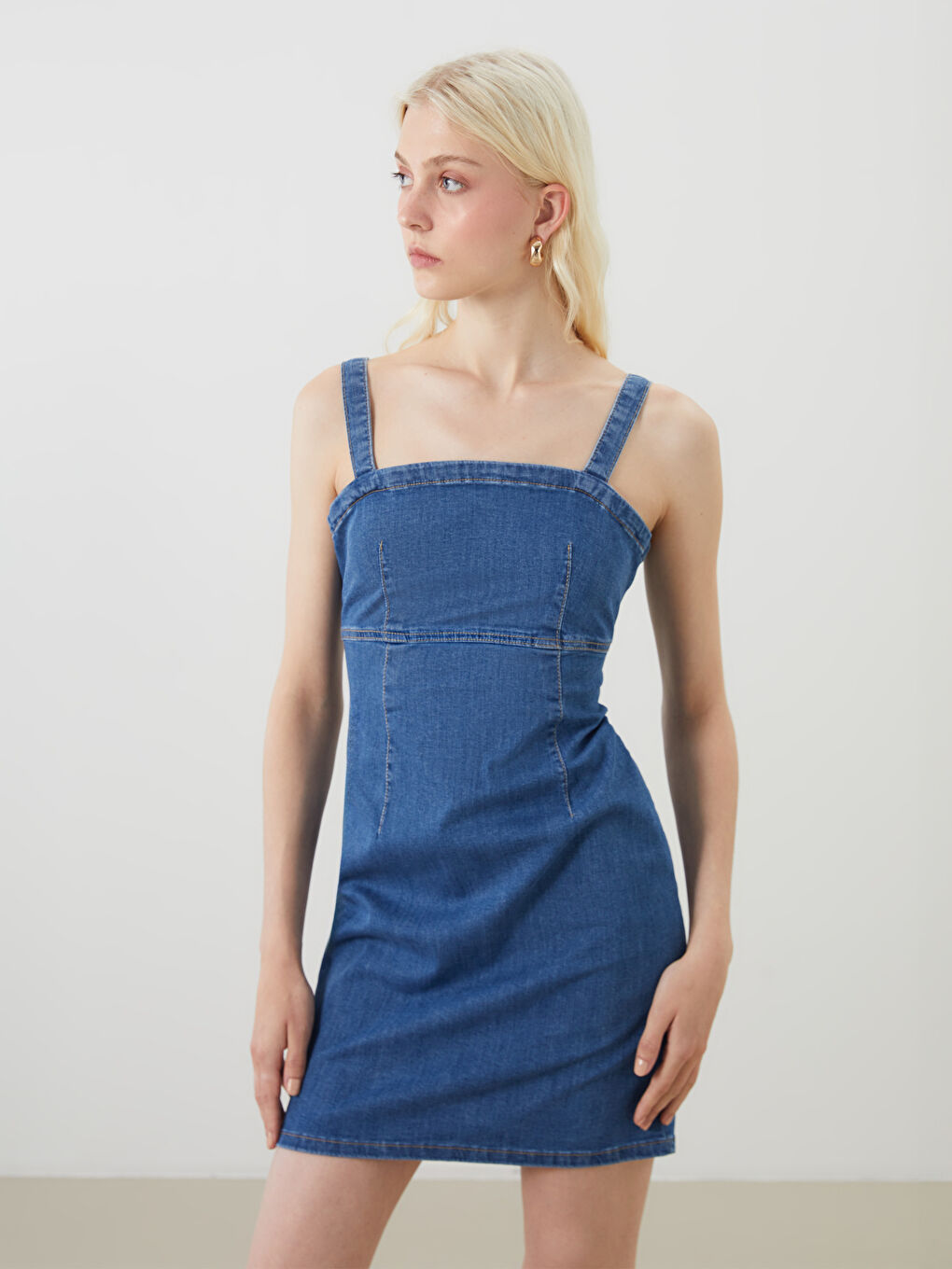 İndigo Kare Yaka Askılı Mini Jean Elbise-1