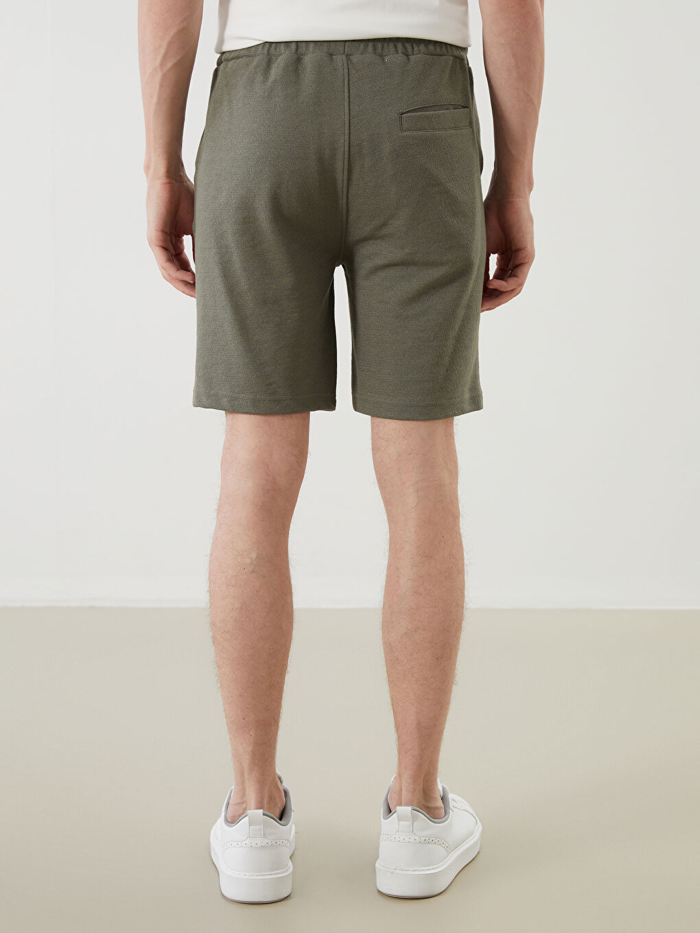 LCWAIKIKI Classic Standard Fit Men's Shorts -S5FL44Z8-Y00