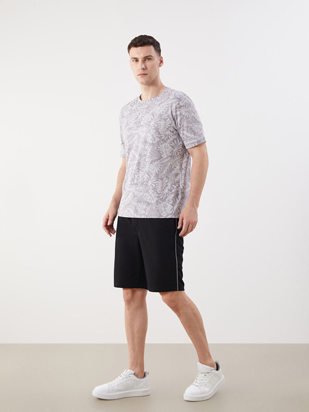 Standard Fit Men's Shorts -S5FL46Z8-CVL