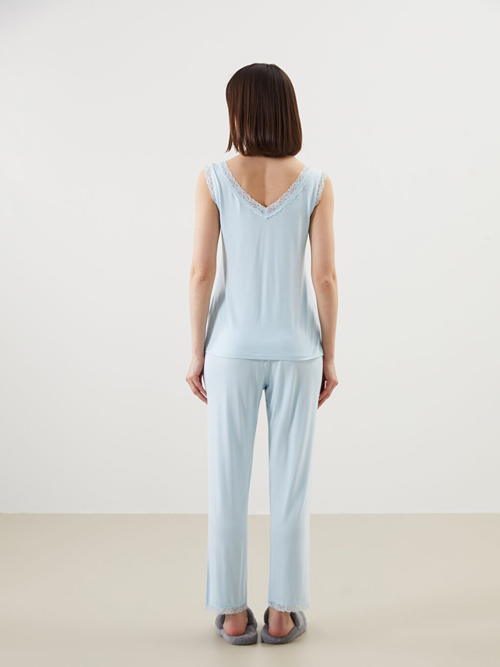V Neck Lace-Detail Women's Pajama Set -S5FM34Z8-FUX