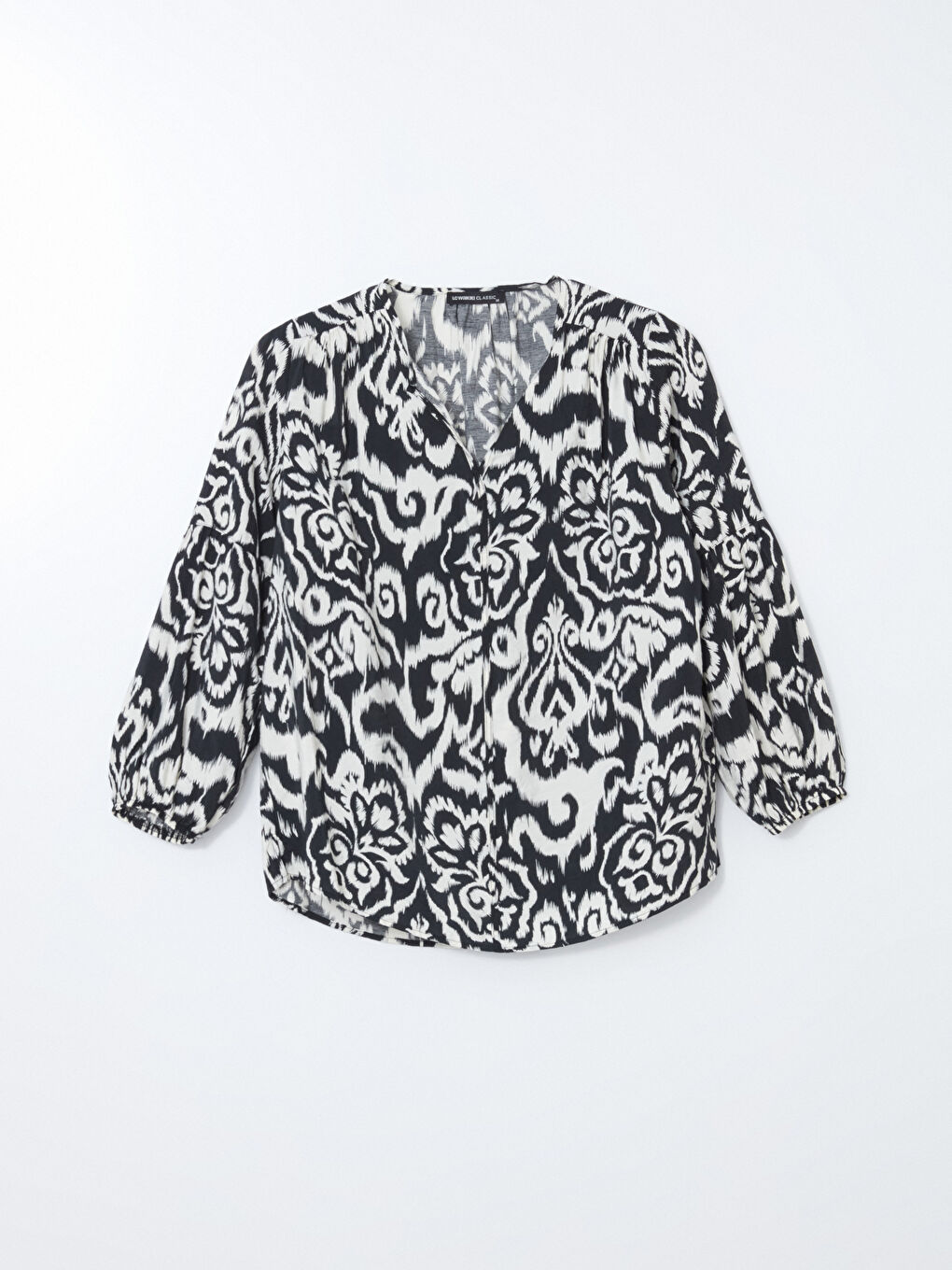 Beyaz Kaçık Yaka Desenli Kadın Bluz-4