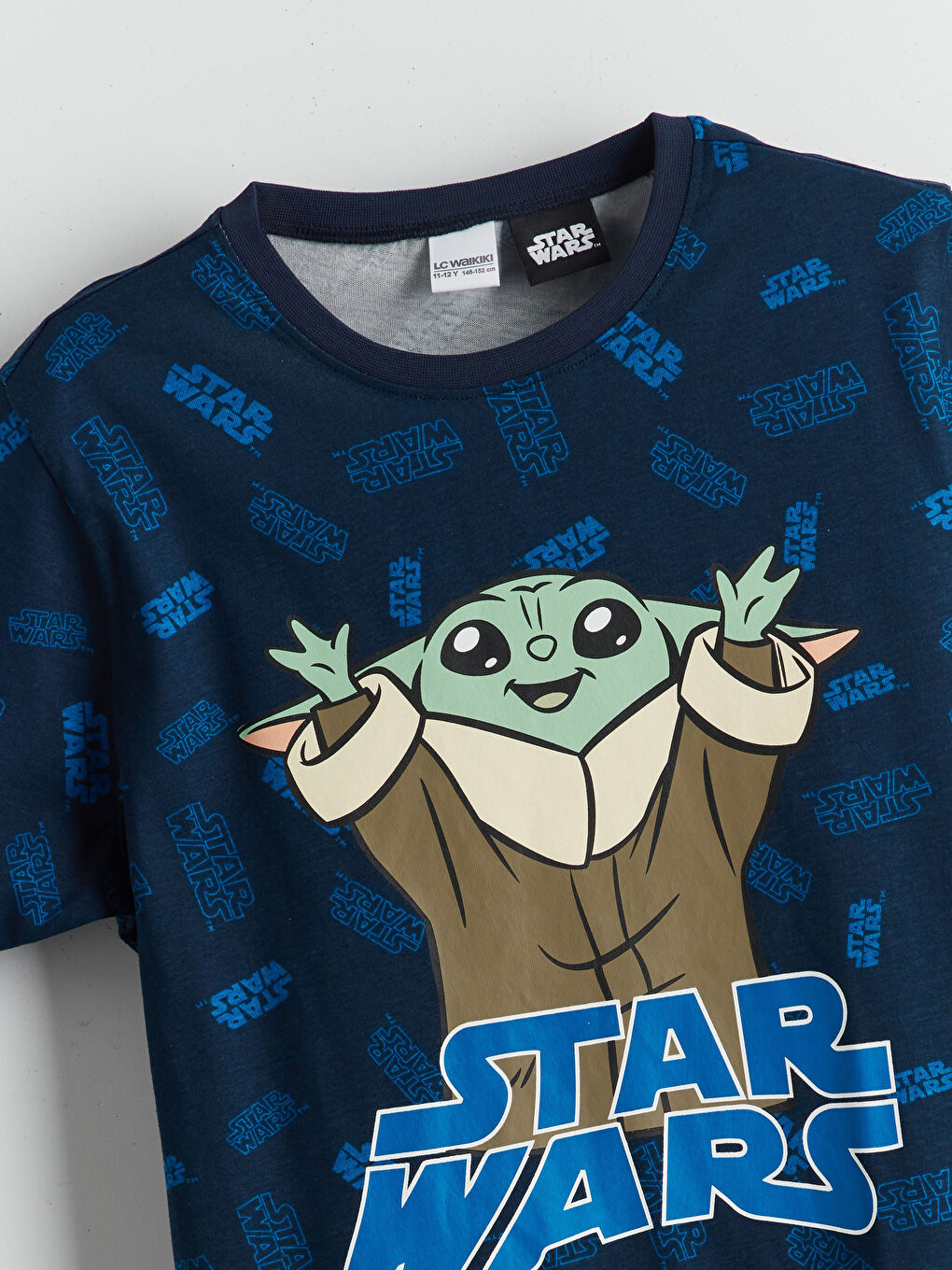 LC Waikiki Komplet kratke pidžame za dečake sa štampom Star Wars i okruglim izrezom -S5FM79Z4-LSJ