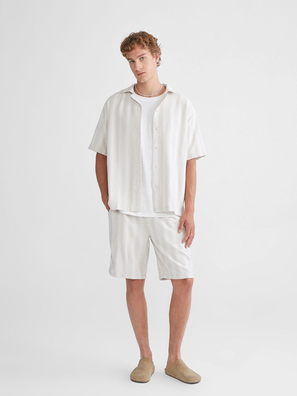 Bej Rahat Kalıp Kısa Kollu Çizgili Armürlü Erkek Gömlek-1