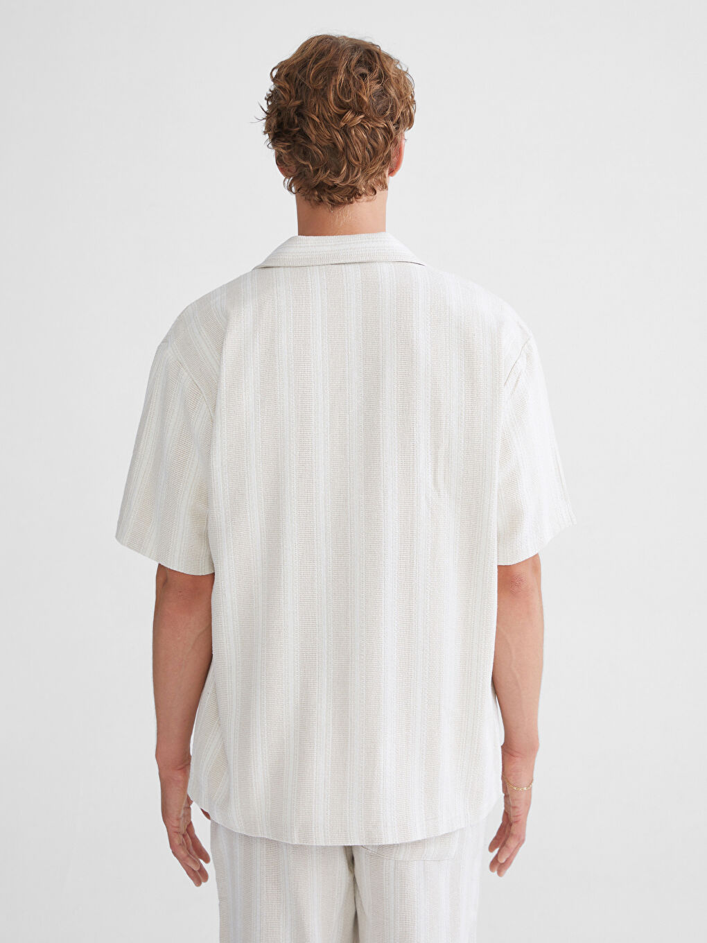 Bej Rahat Kalıp Kısa Kollu Çizgili Armürlü Erkek Gömlek-3