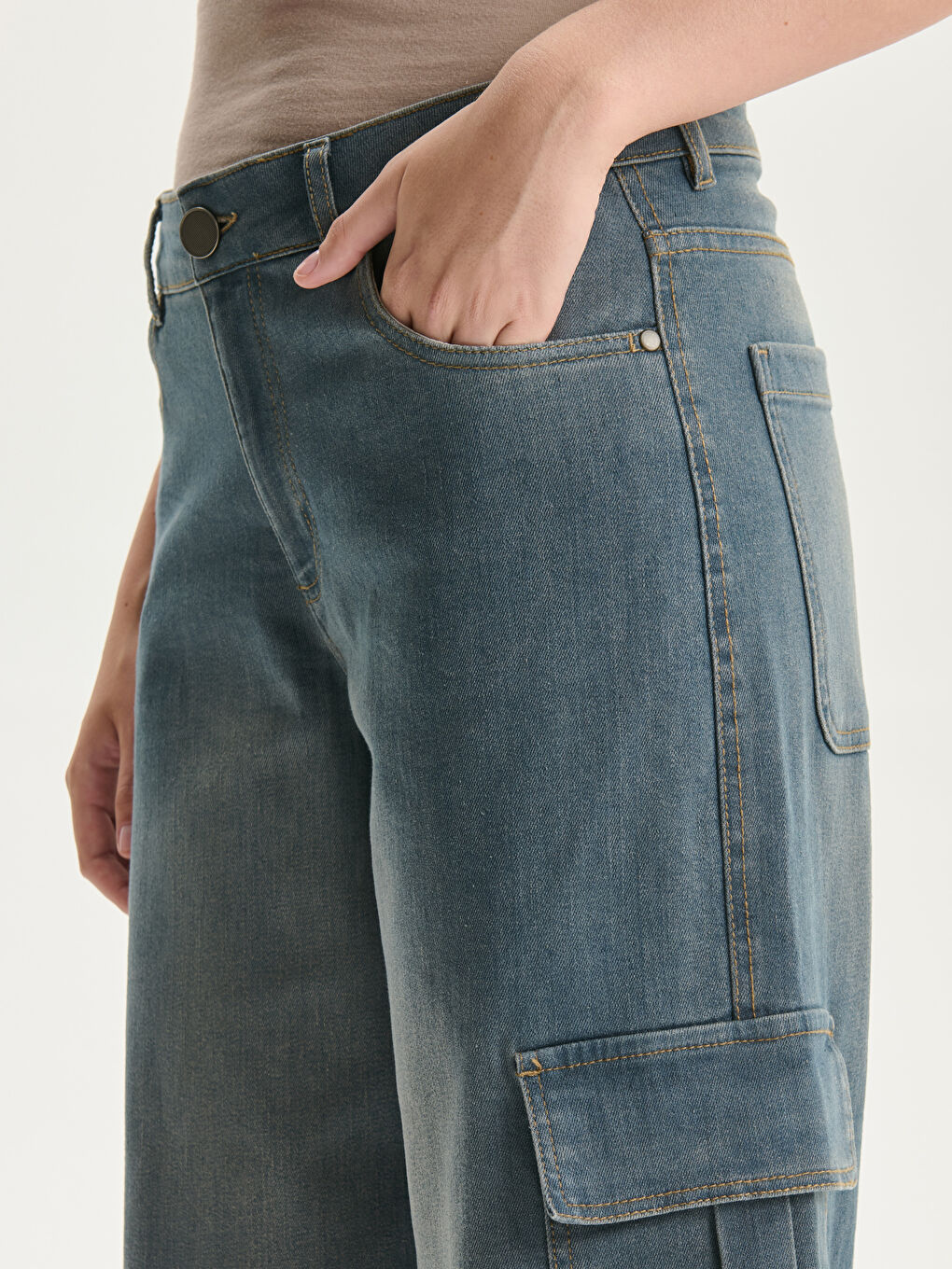 Wideleg Women's Cargo Jeans-2