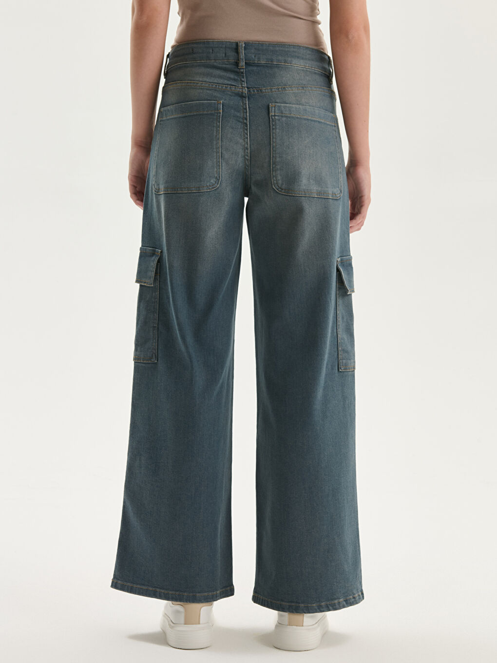 Wideleg Women's Cargo Jeans-3