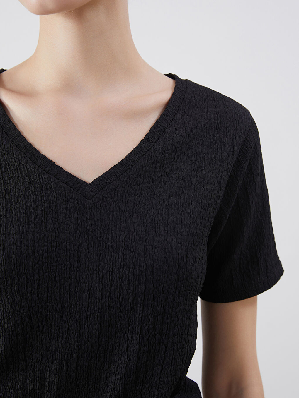 V Neck Textured Women's T-Shirt -S5FP60Z8-CVL