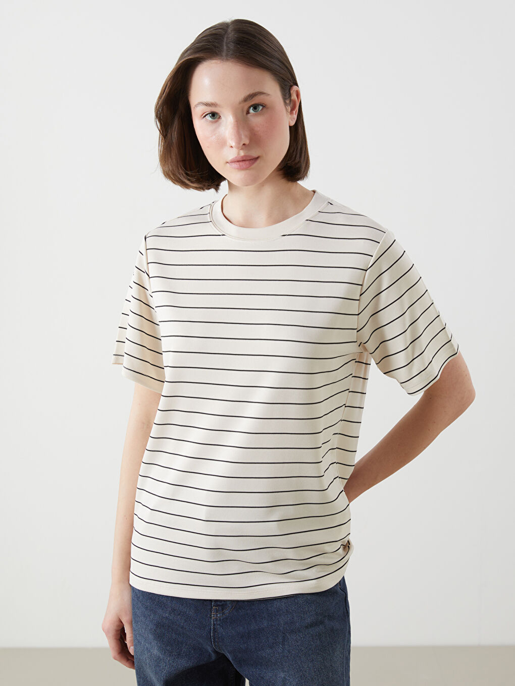 Bej Bisiklet Yaka Çizgili Oversize Kadın Tişört