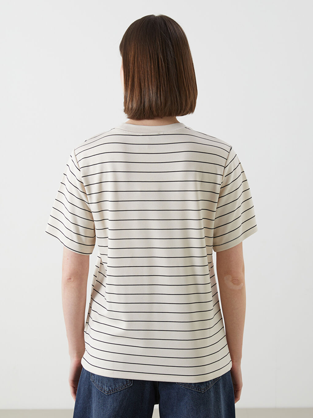 Bej Bisiklet Yaka Çizgili Oversize Kadın Tişört-3
