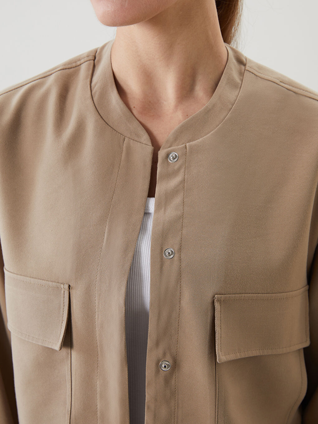 Bej Kolej Yaka Crop Kadın Ceket-4