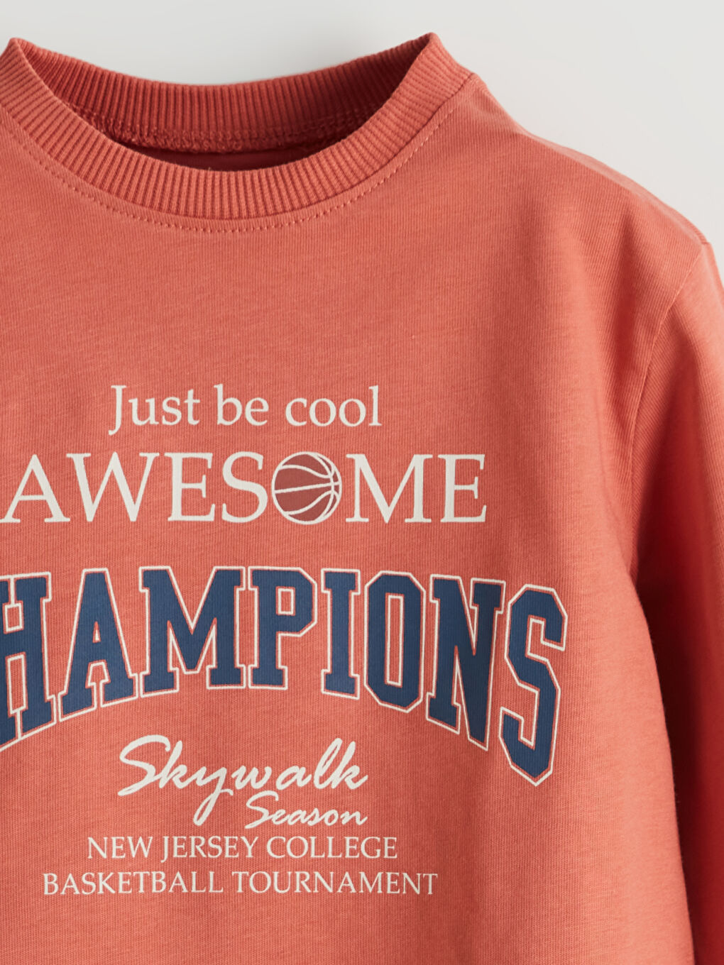 Kahverengi Yazı Baskılı Erkek Çocuk Tişört-1