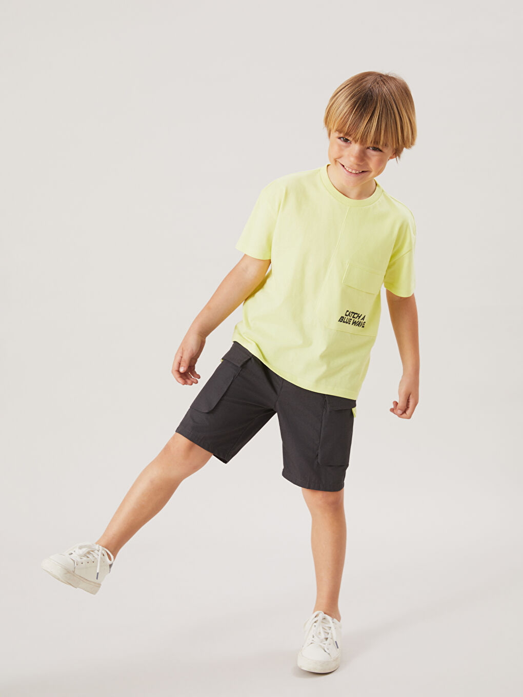 LC Waikiki Boys' Shorts with Elastic Waist and Pockets -S5FS22Z1-HEF