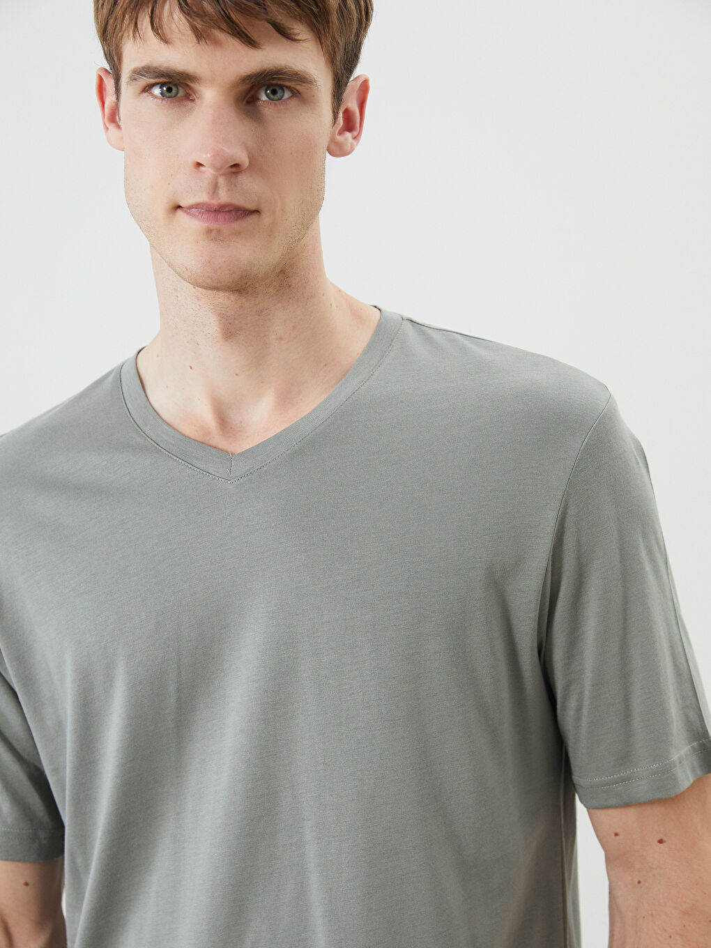 Haki V Yaka Penye Erkek Tişört