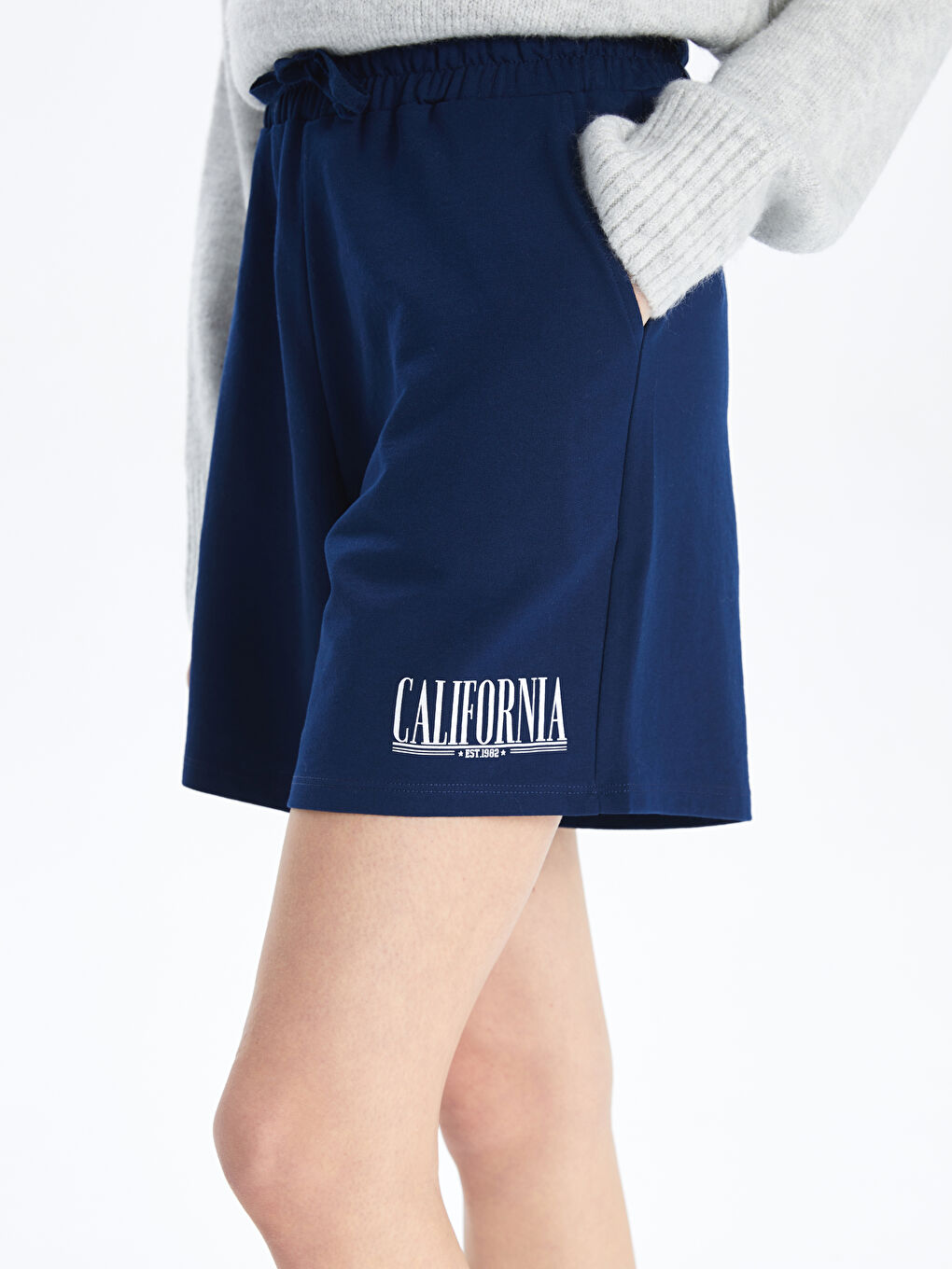 Women's Elastic Waist California Printed Shorts -S5FS85Z8-R4J