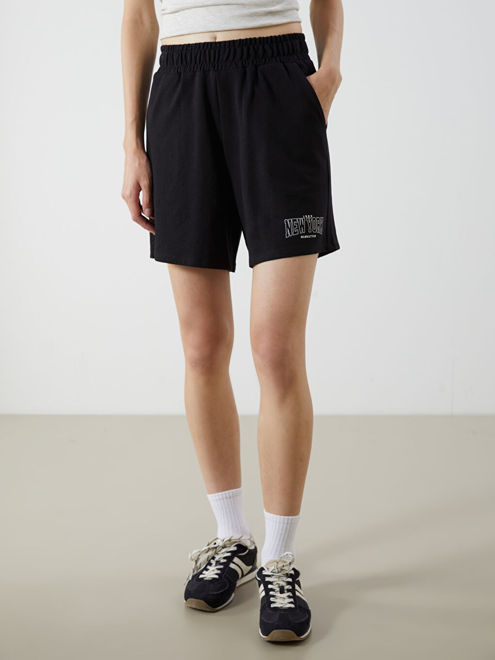 Women's Elasticated Waist New York Printed Shorts -S5FT63Z8-CVL