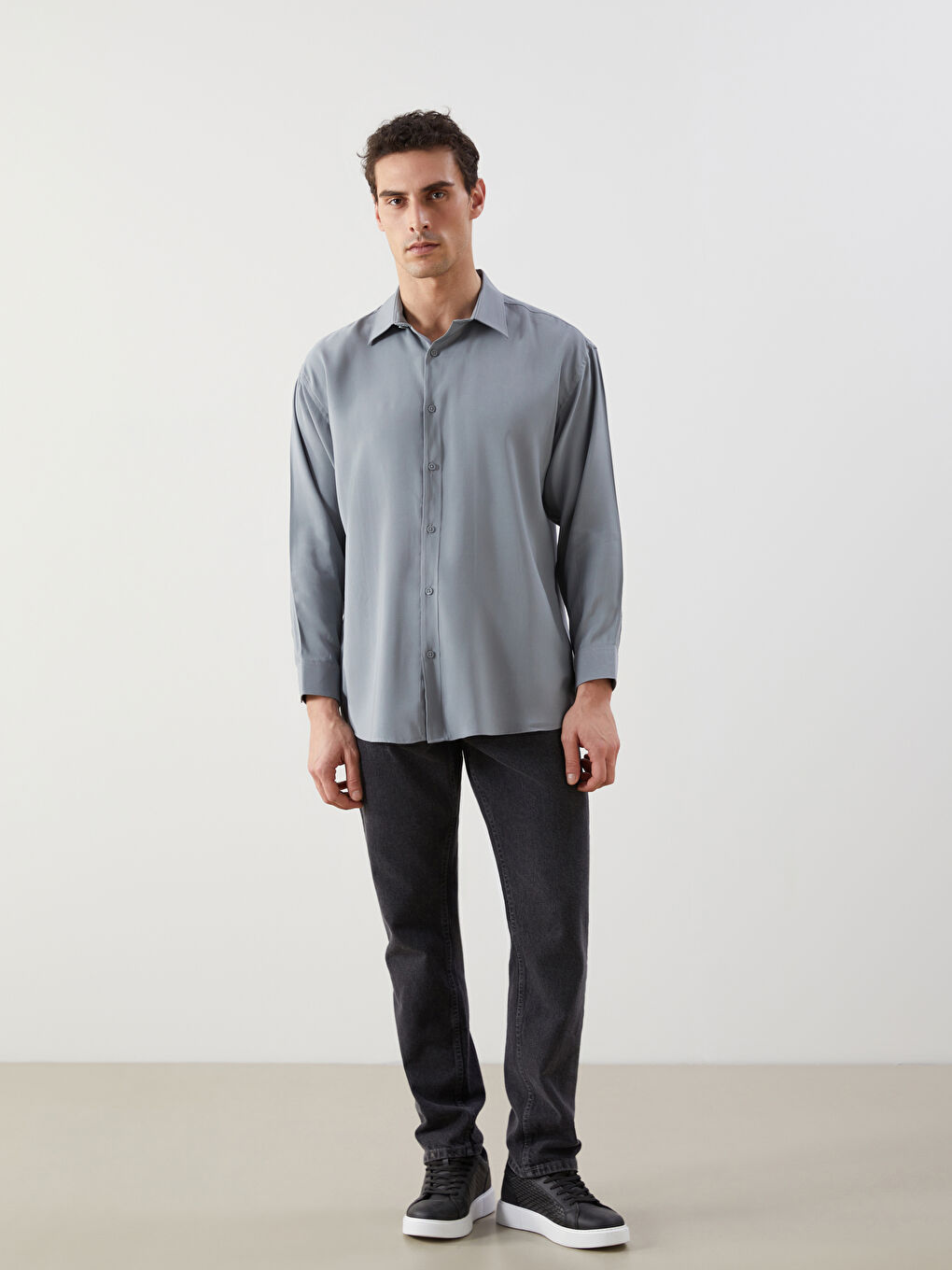 თავისუფალი ჭრის მამაკაცის პერანგი-1