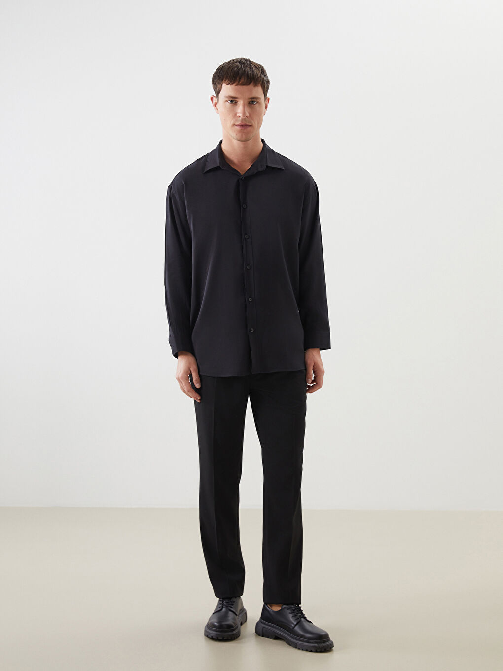 თავისუფალი ჭრის მამაკაცის პერანგი-1