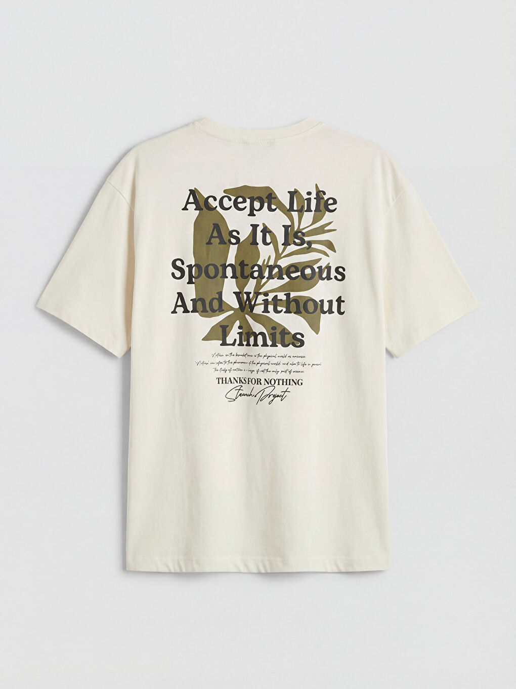 تي شيرت رجالي واسع مطبوع بياقة دائرية-1