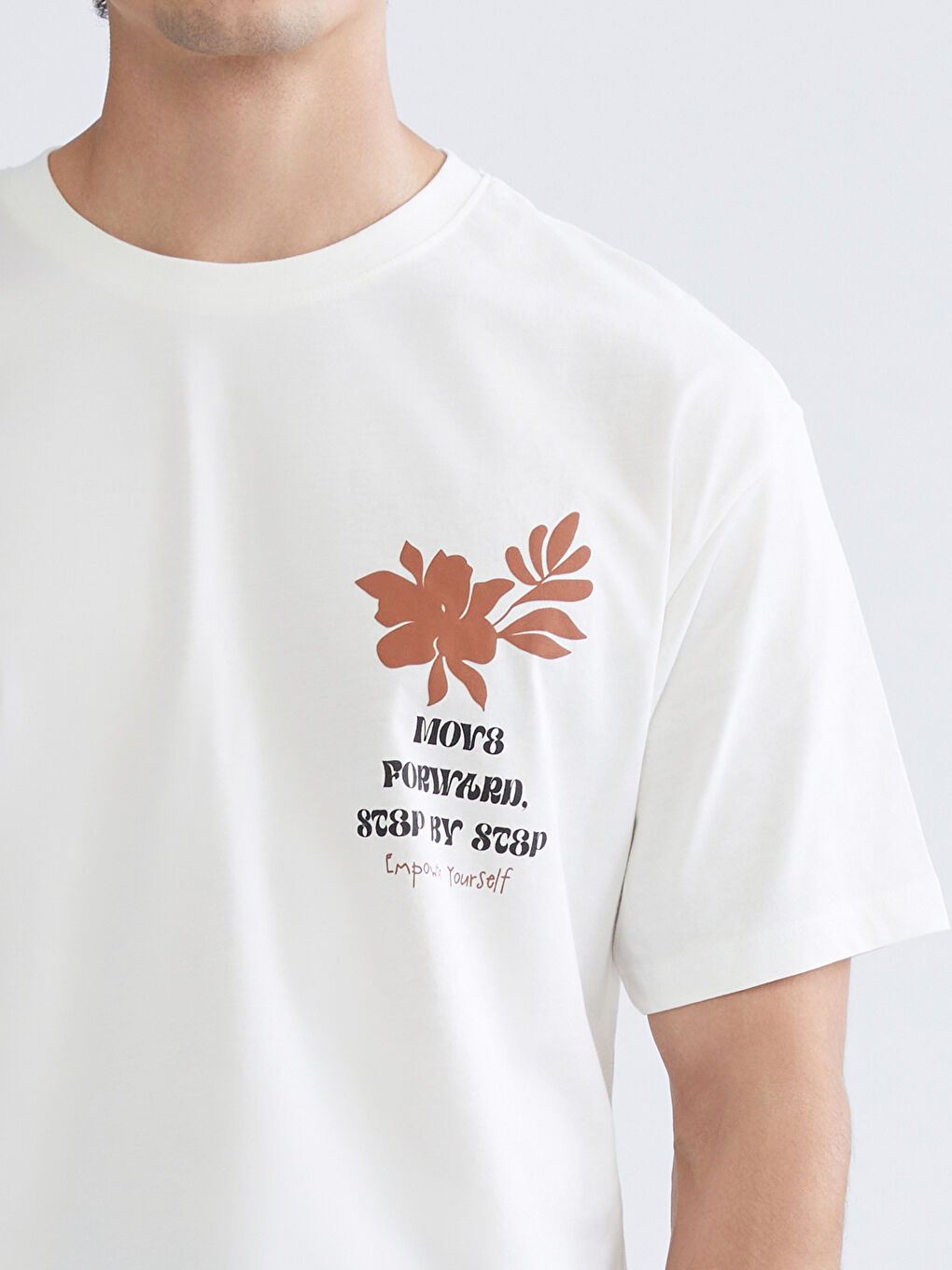 Ekru Bisiklet Yaka Baskılı Penye Erkek Tişört-2