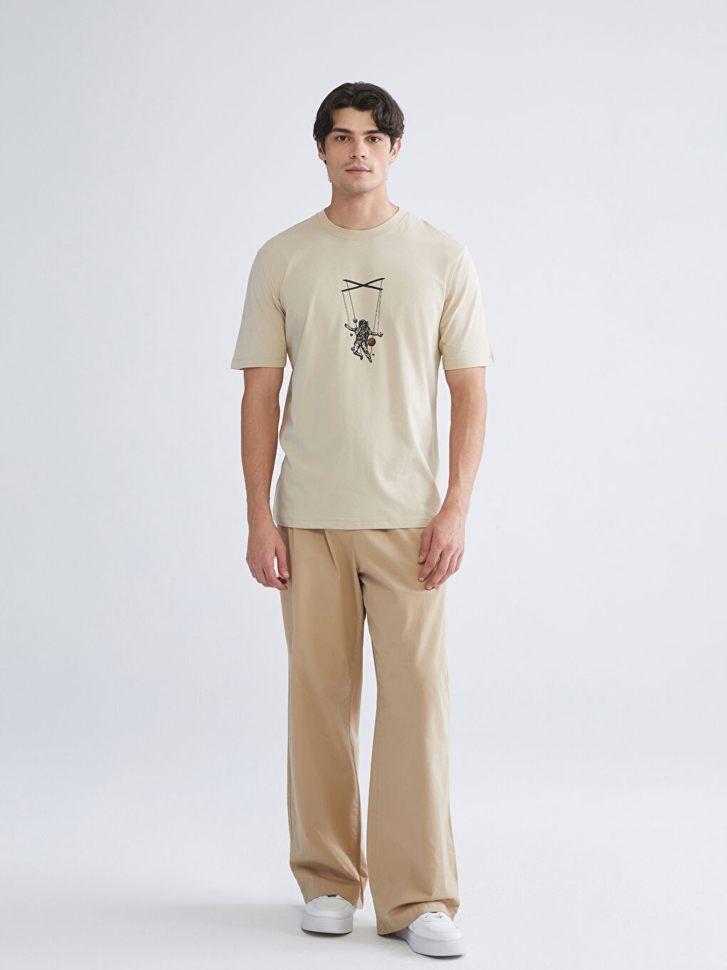 Bej Bisiklet Yaka Baskılı Penye Erkek Tişört-1