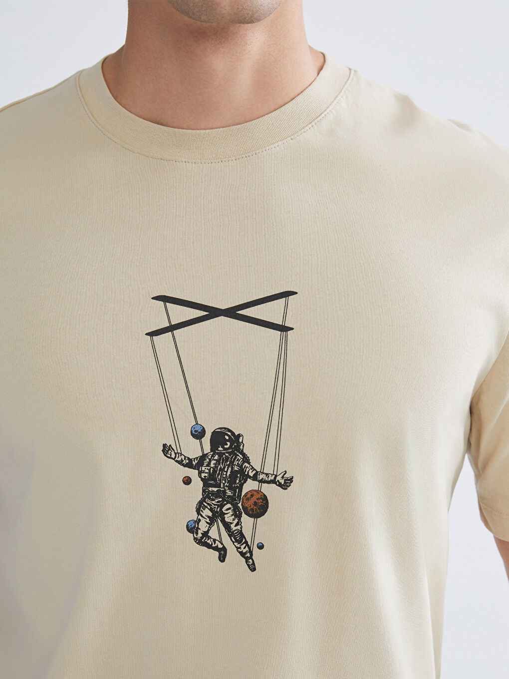 Bej Bisiklet Yaka Baskılı Penye Erkek Tişört-2