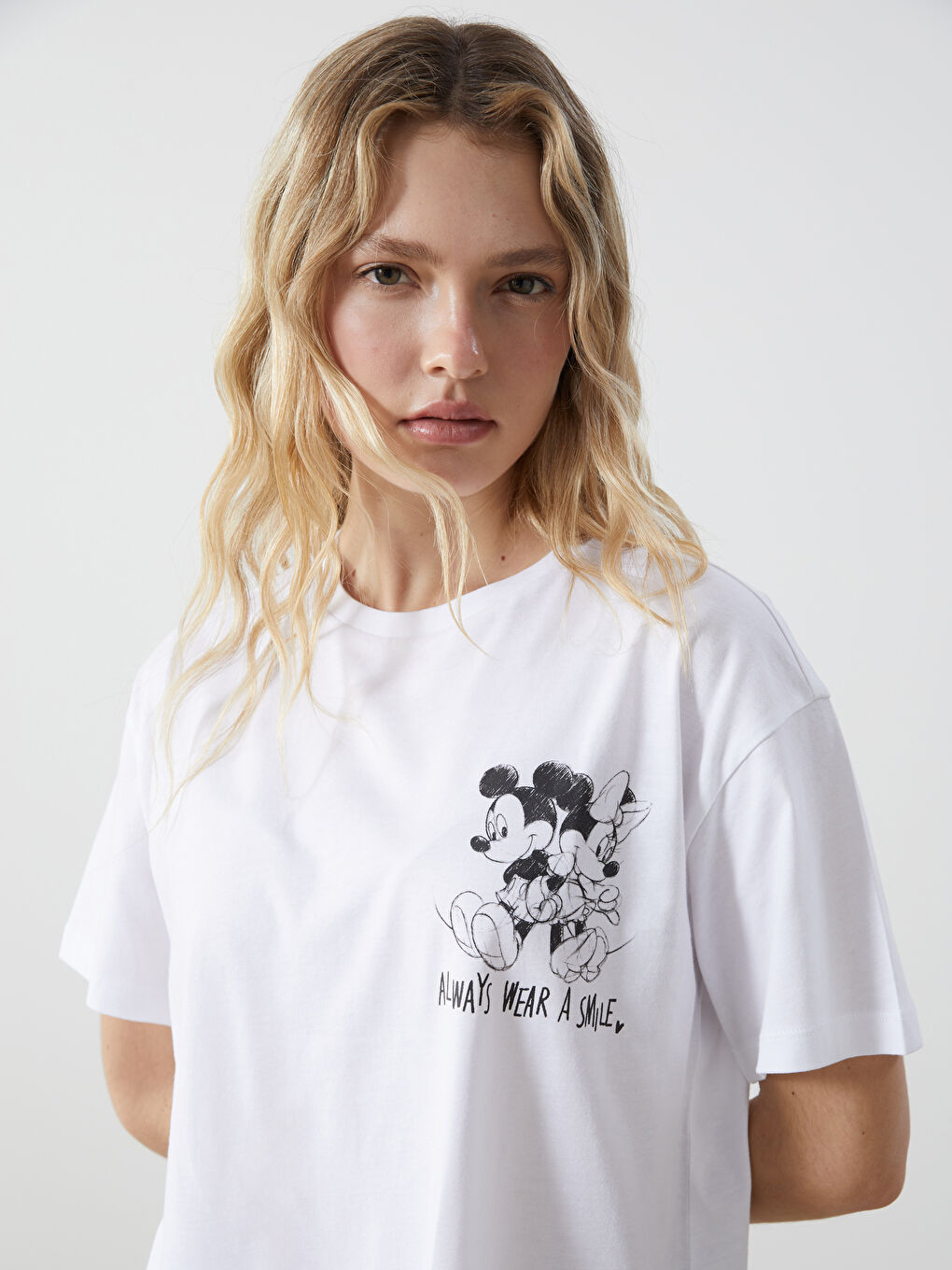 Ženska majica sa okruglim izrezom i otiskom Mickey i Minnie Mouse -S5FV79Z8-Q6K