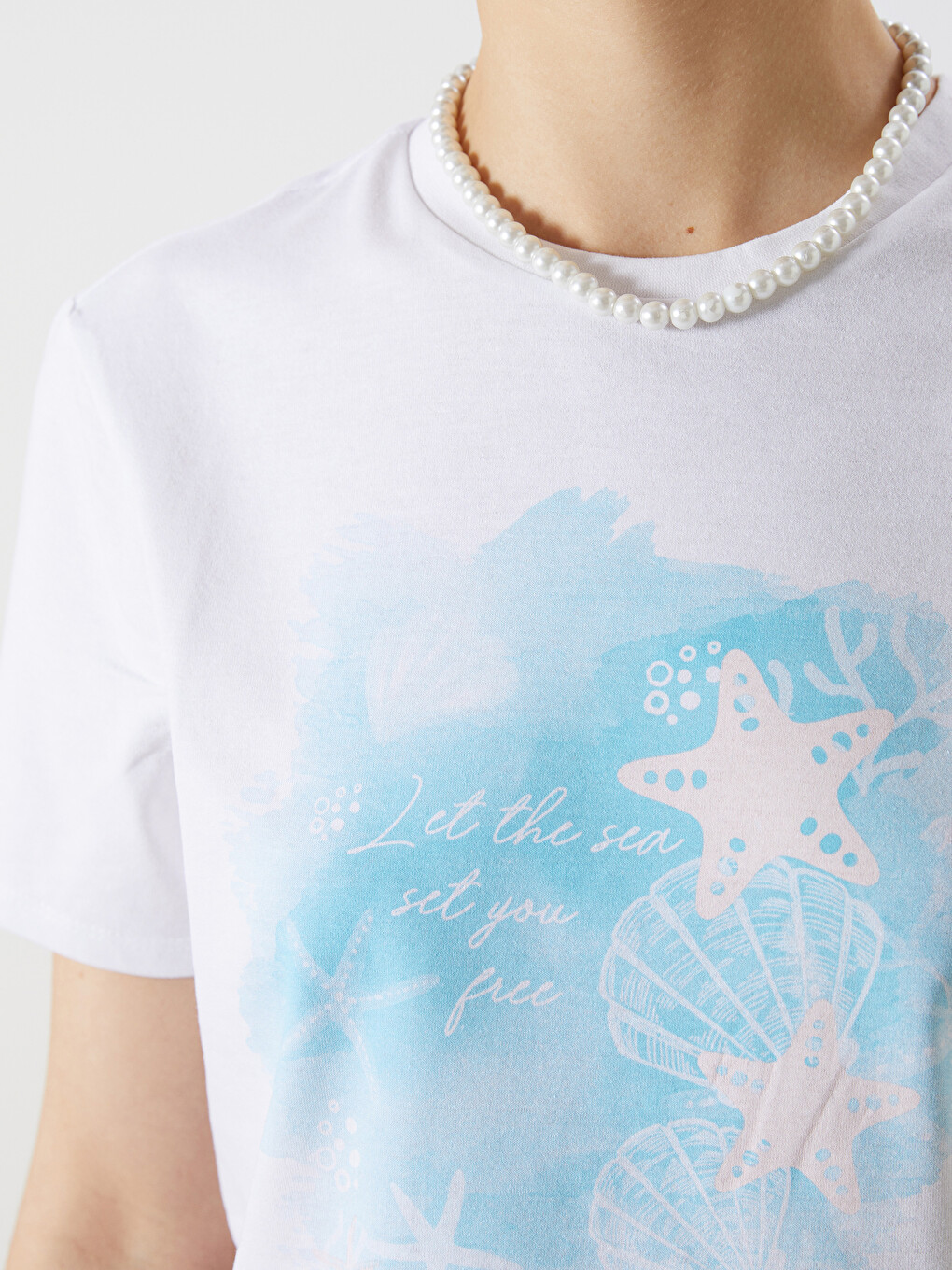 Crew Neck Printed Crop Top-2