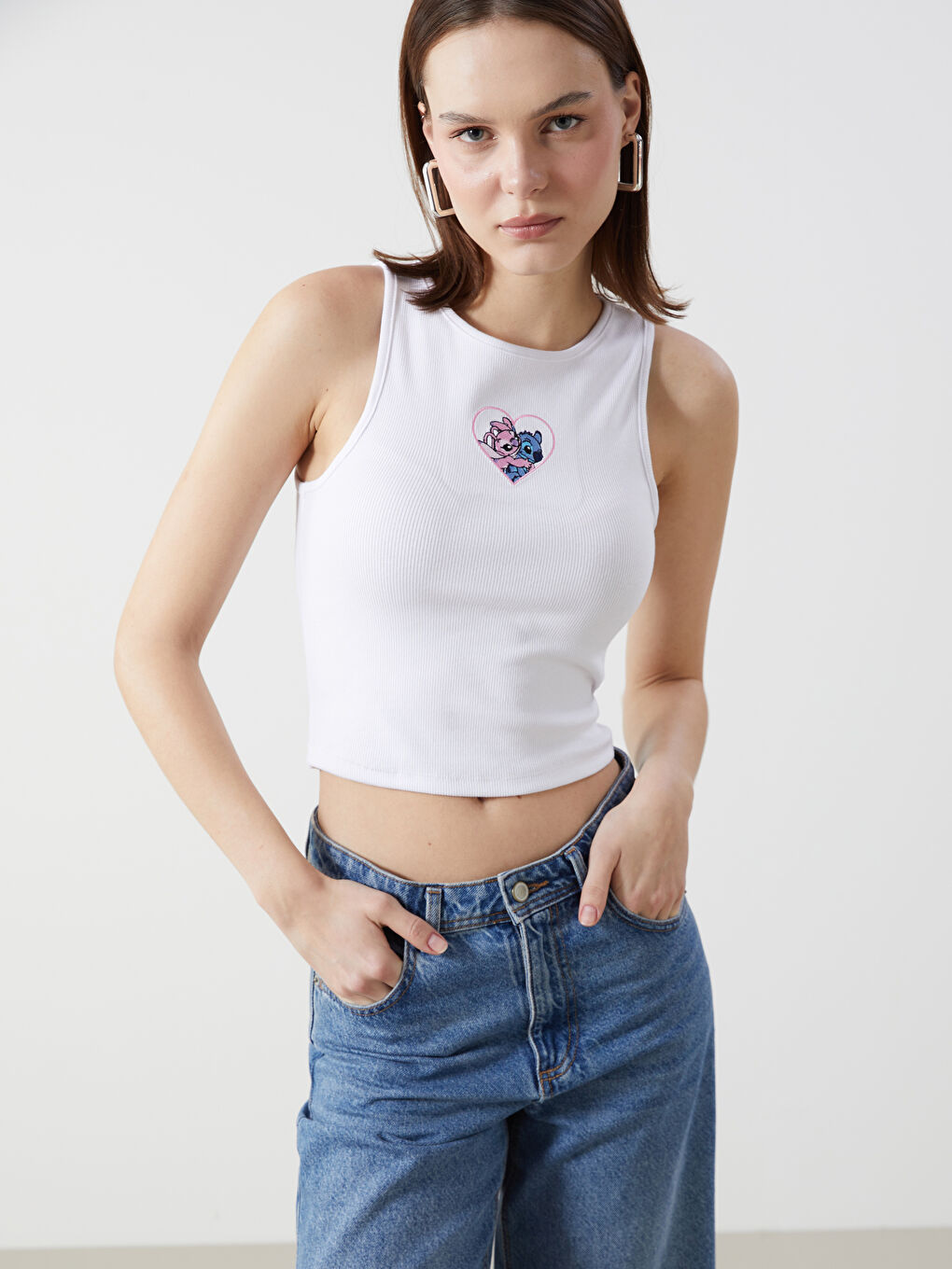 Crew Neck Lilo & Stitch Embroidered Women's Crop -S5FY38Z8-Q6K