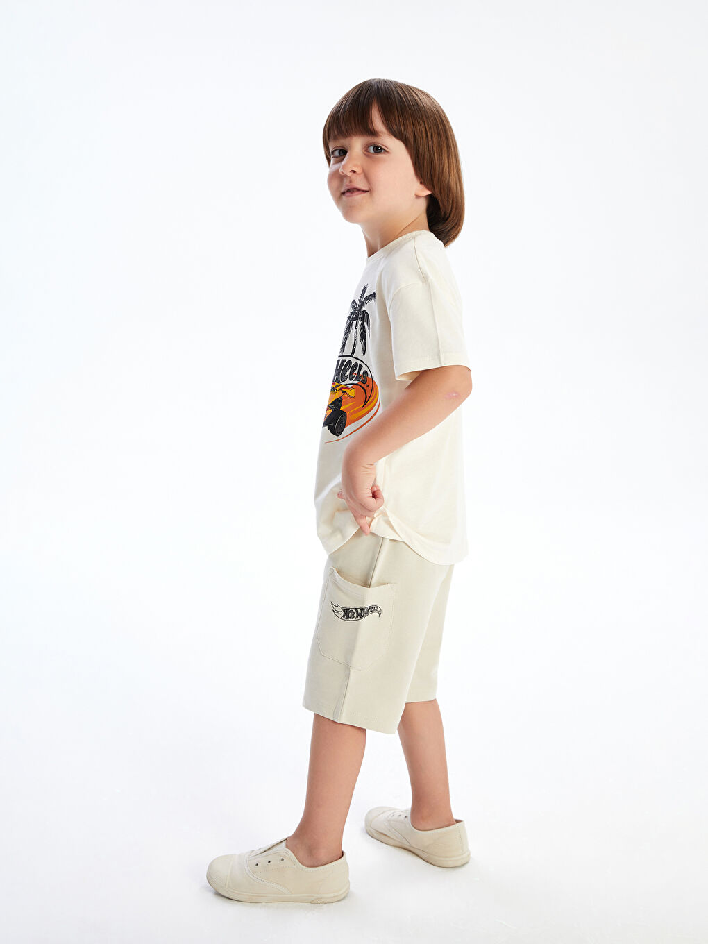 Bej Hot Wheels Baskılı Erkek Çocuk Tişört ve Şort 2'li