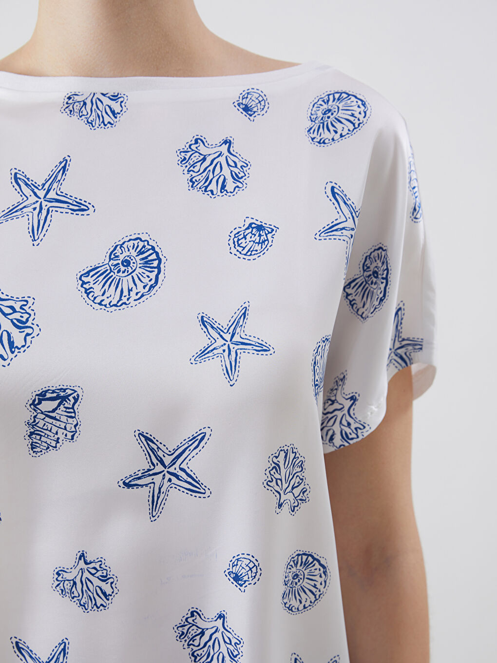 Crew Neck Patterned Women's T-Shirt -S5G060Z8-LRA