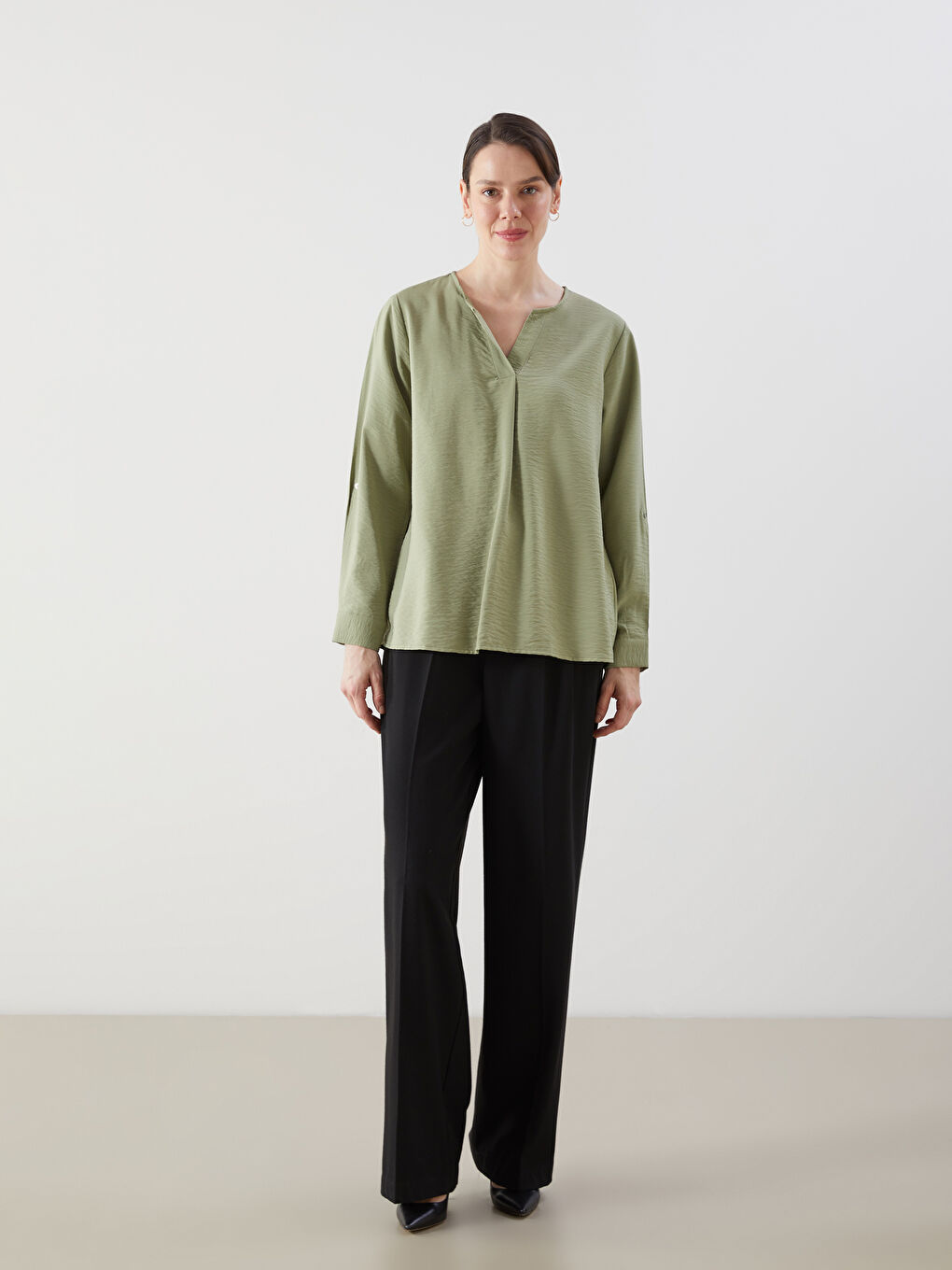 Haki Kaçık Yaka Kadın Bluz-1