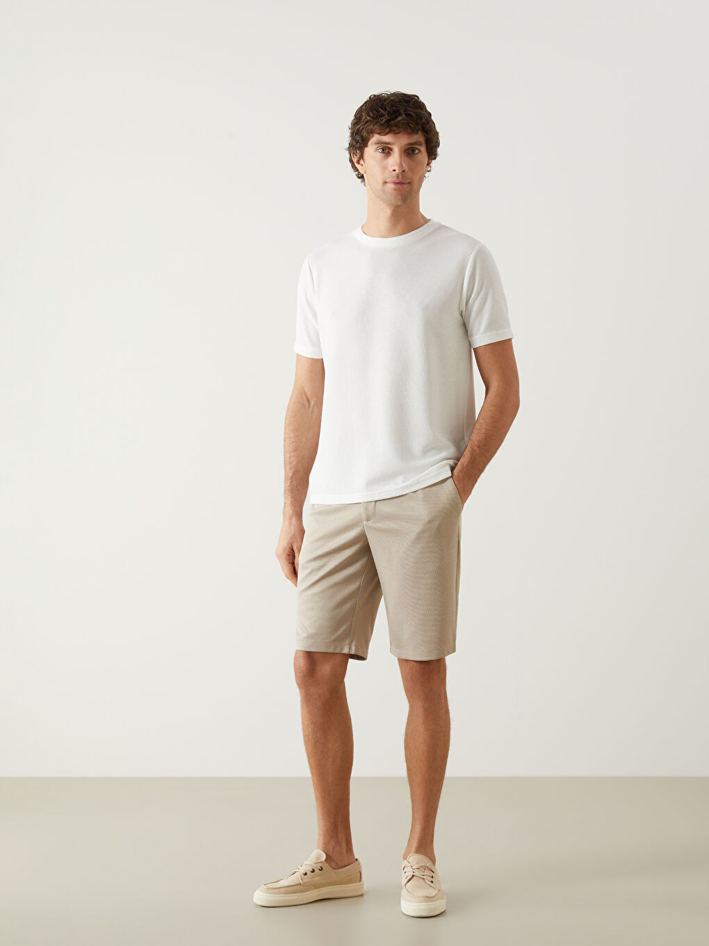 Standard Fit Men's Shorts -S5G217Z8-RW0